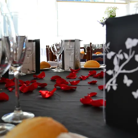 Restaurant El Bosc 컨트리하우스 *